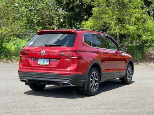 Photo 5 of 22 of 2019 Volkswagen Tiguan 2.0T SE