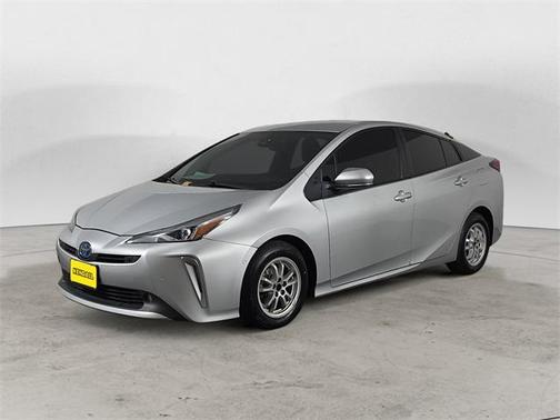2022 Toyota Prius LE