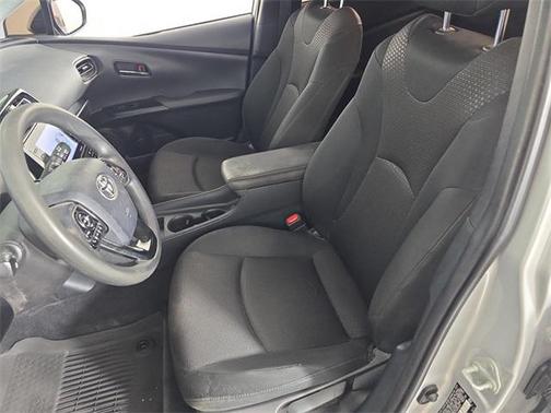 2022 Toyota Prius LE