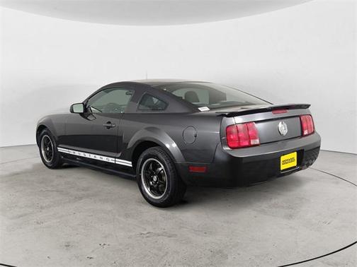 2007 Ford Mustang Deluxe