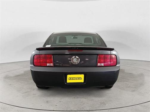 2007 Ford Mustang Deluxe