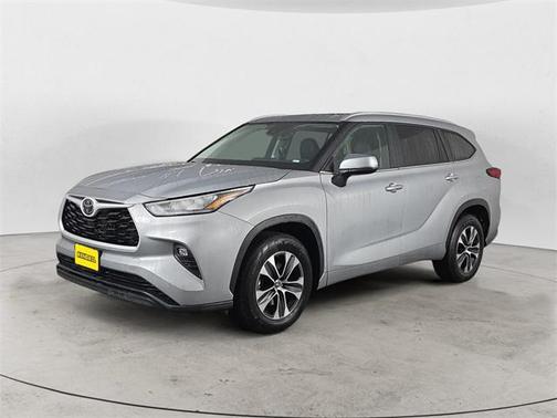 2025 Toyota Highlander XLE