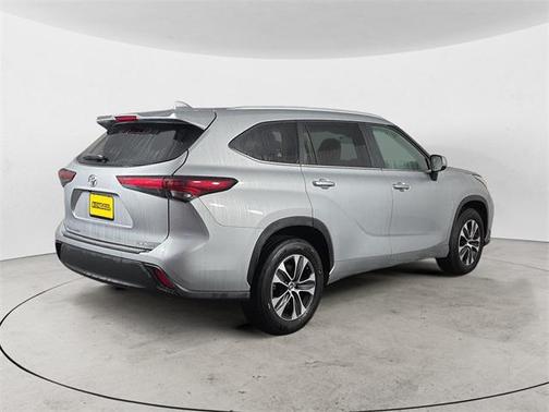 2025 Toyota Highlander XLE