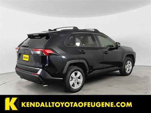 2020 Toyota RAV4 Hybrid XLE