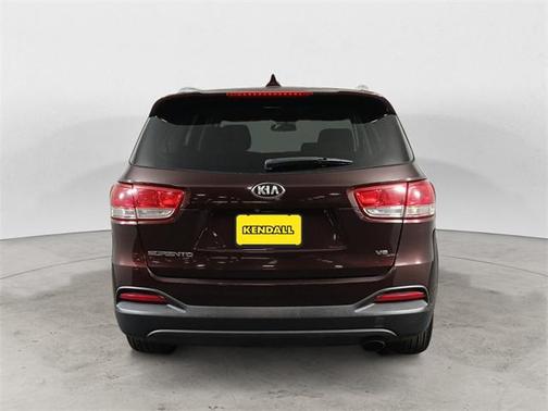 2016 Kia Sorento LX