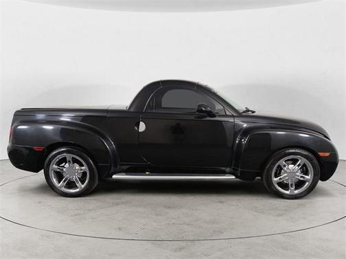 2004 Chevrolet SSR Base