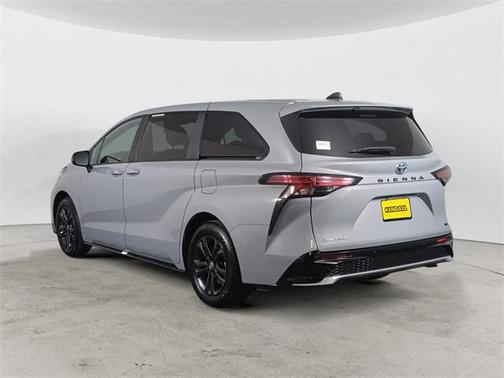 2025 Toyota Sienna XSE 7 Passenger