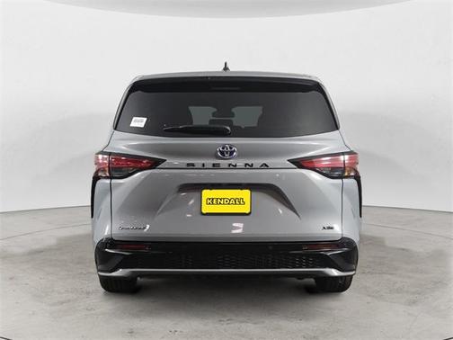 2025 Toyota Sienna XSE 7 Passenger