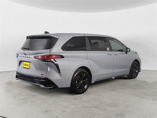 2025 Toyota Sienna XSE 7 Passenger