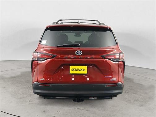 2022 Toyota Sienna XLE 7 Passenger