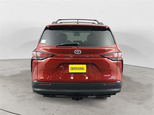 2022 Toyota Sienna XLE 7 Passenger