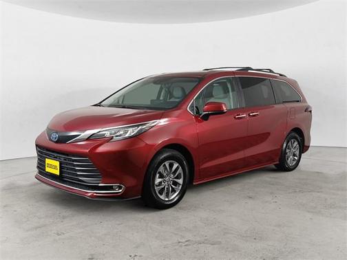 2022 Toyota Sienna XLE 7 Passenger