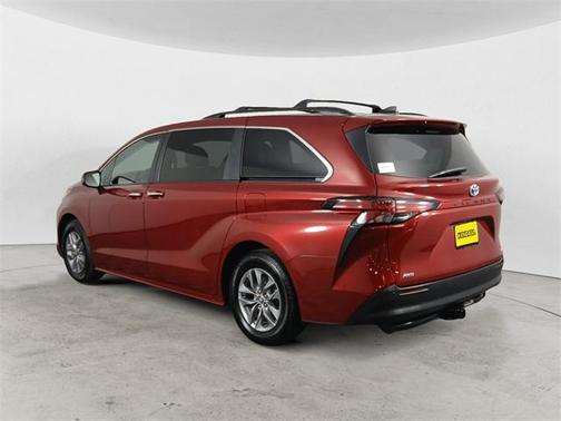 2022 Toyota Sienna XLE 7 Passenger