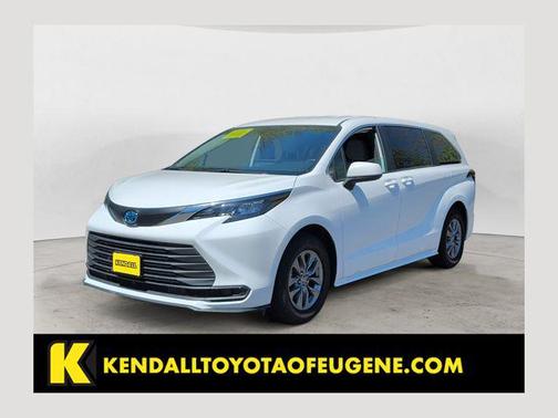 Ice Cap 2025 Toyota Sienna LE