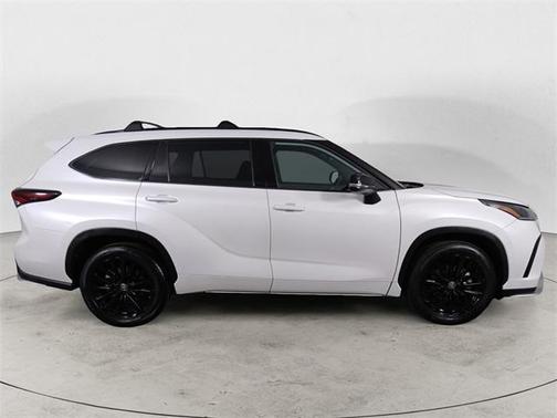 2025 Toyota Highlander XSE