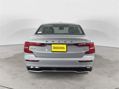 2024 Volvo S60 B5 Core Dark Theme