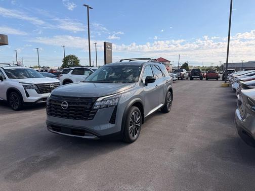 Boulder Gray Pearl 2026 Nissan Pathfinder Platinum