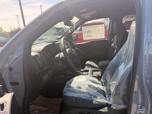 Boulder Gray Pearl 2026 Nissan Frontier SV