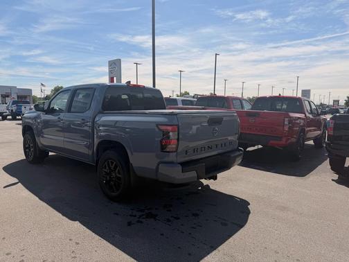 Boulder Gray Pearl 2026 Nissan Frontier SV