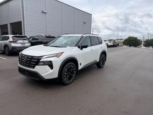 Everest White Pearl Tricoat 2026 Nissan Rogue Dark Armor