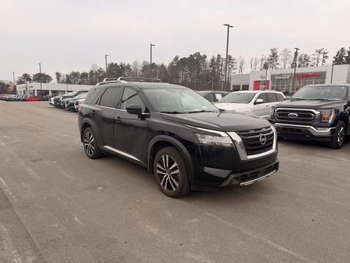 2024 Nissan Pathfinder Platinum