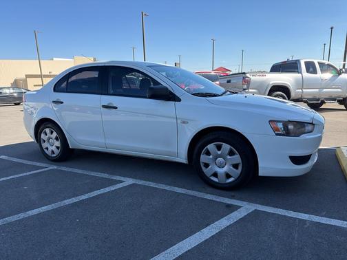 White 2009 Mitsubishi Lancer DE