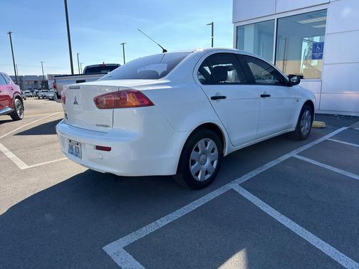 White 2009 Mitsubishi Lancer DE