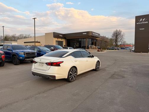 2021 Nissan Altima 2.5 SR