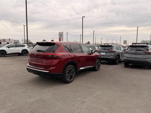 2025 Nissan Rogue Platinum