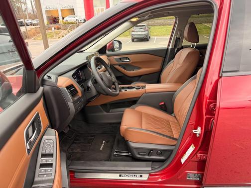2025 Nissan Rogue Platinum