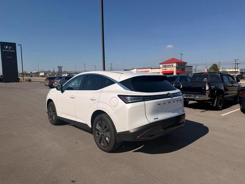 2025 Nissan Murano SL