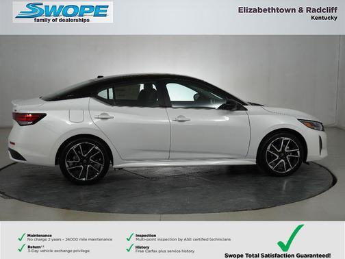 Aspen White Tricoat/Super Black 2025 Nissan Sentra SR