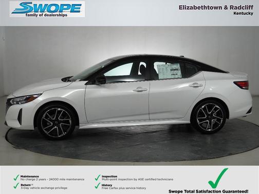 Aspen White Tricoat/Super Black 2025 Nissan Sentra SR