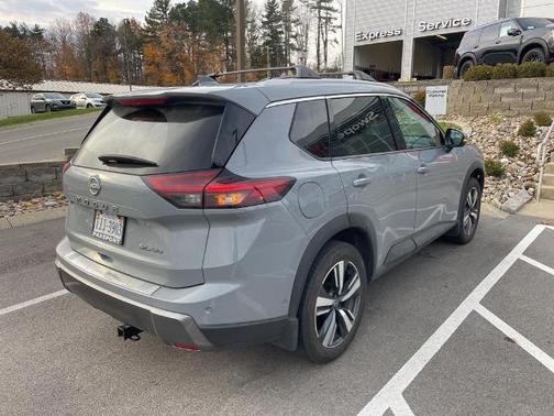 2024 Nissan Rogue SL