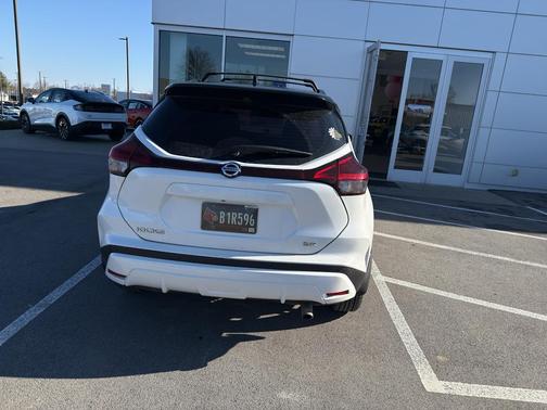 2021 Nissan Kicks SR