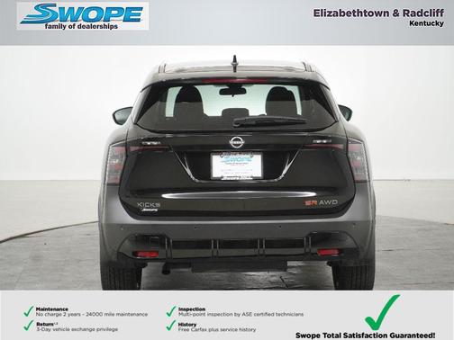 Super Black 2025 Nissan Kicks SR