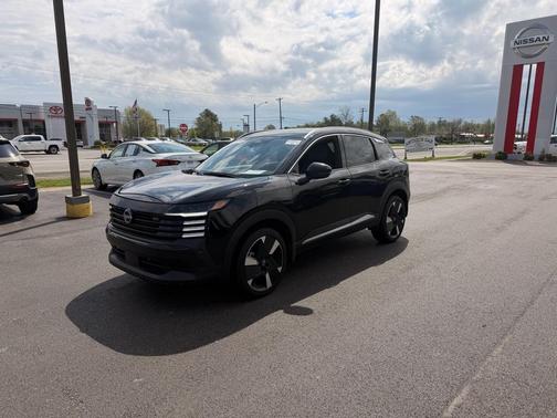 Super Black 2025 Nissan Kicks SR
