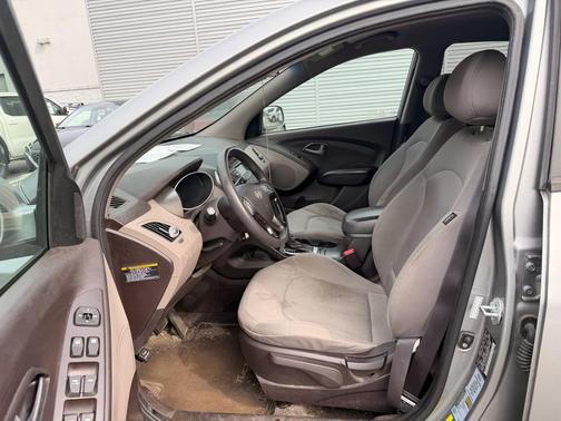 Graphite Gray Metallic 2015 Hyundai TUCSON GLS