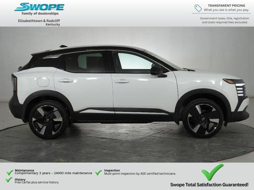 Aspen White Tricoat/Super Black 2026 Nissan Kicks SR