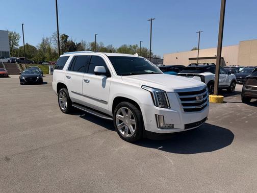 Crystal White Tricoat 2017 Cadillac Escalade Luxury