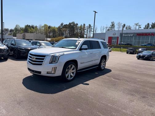Crystal White Tricoat 2017 Cadillac Escalade Luxury
