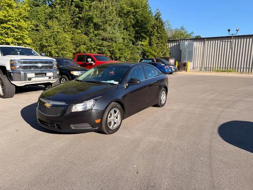 Black Granite Metallic 2014 Chevrolet Cruze 1LT