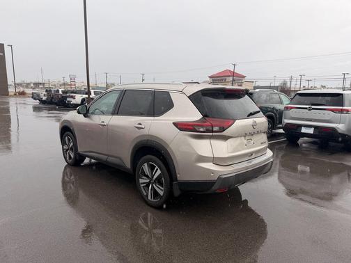 2025 Nissan Rogue SL