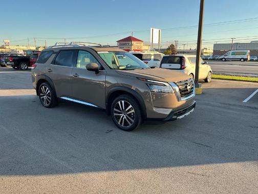 2024 Nissan Pathfinder Platinum