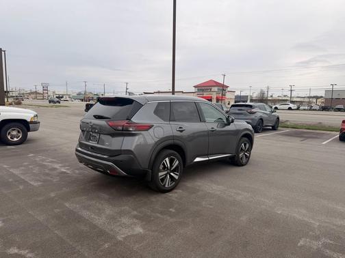 2022 Nissan Rogue SL