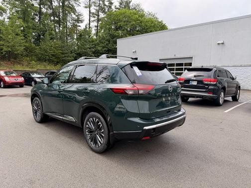 Obsidian Green 2026 Nissan Rogue Platinum