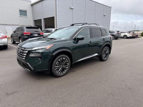 Obsidian Green 2026 Nissan Rogue Platinum