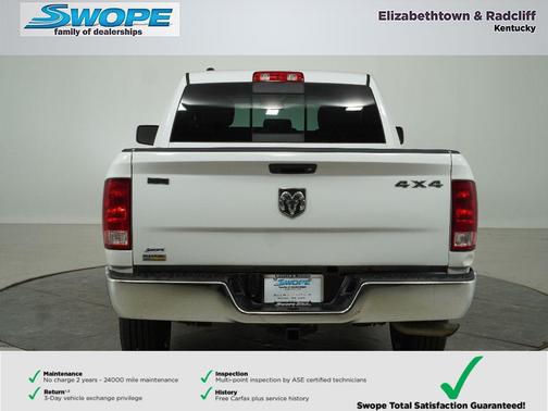 Bright White Clearcoat 2017 RAM 1500 SLT