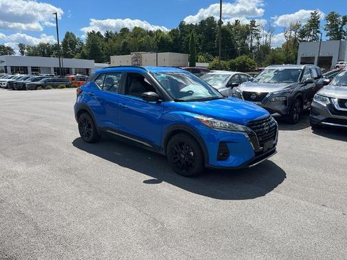 2023 Nissan Kicks SR