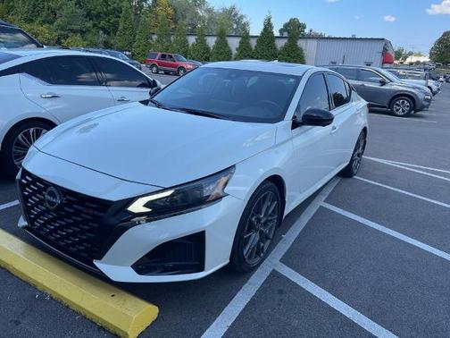 2023 Nissan Altima 2.0 SR